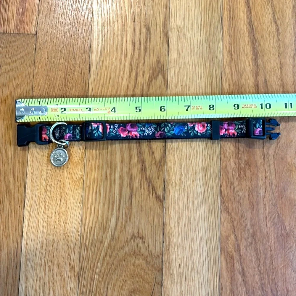 NWOT Beautiful Floral Rose Colorful & Chic Dog Leash & Collar Nylon Matching Set